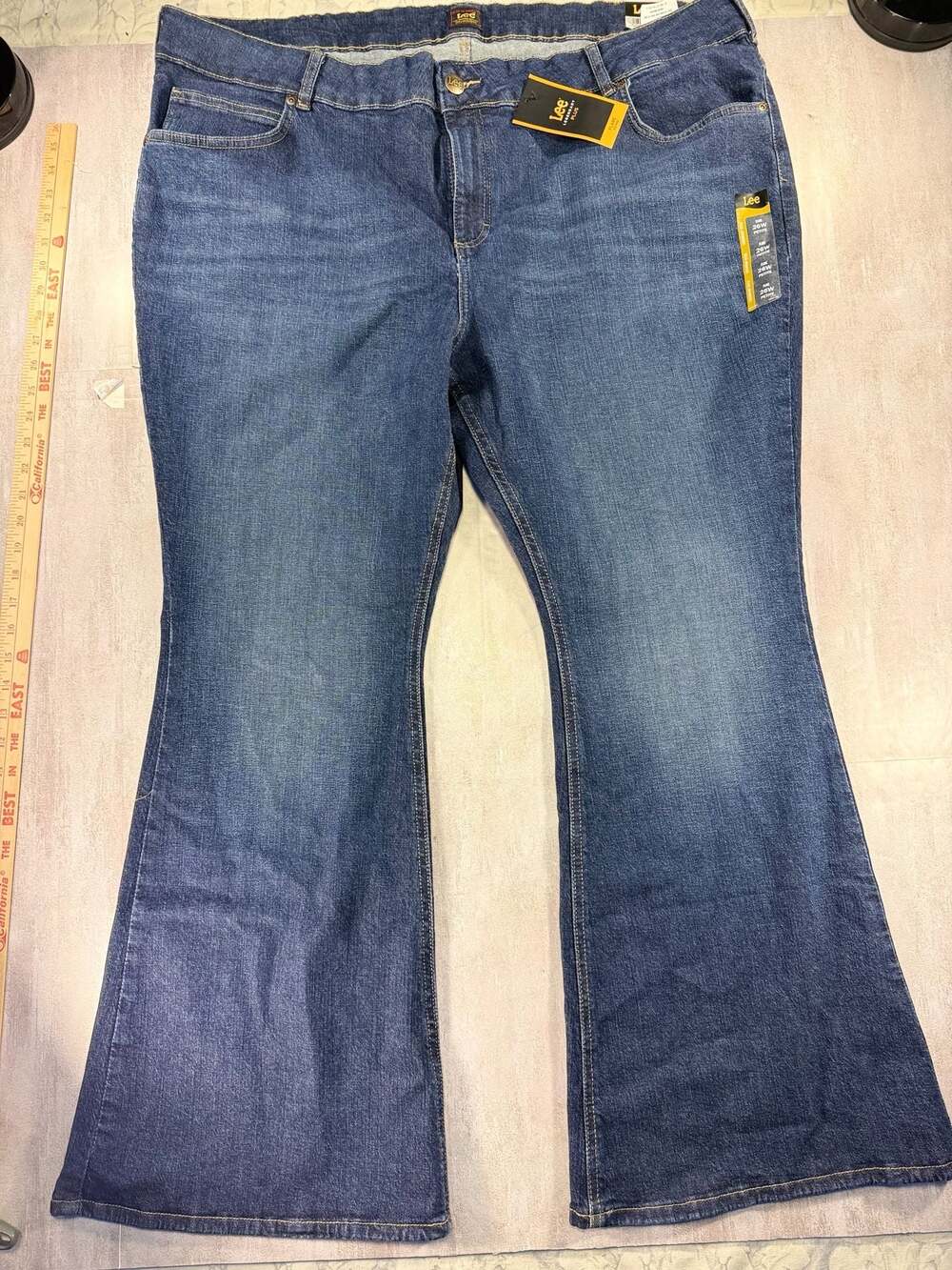 Lee Legendary Plus Mid Rise Flare Jeans 26W Petite